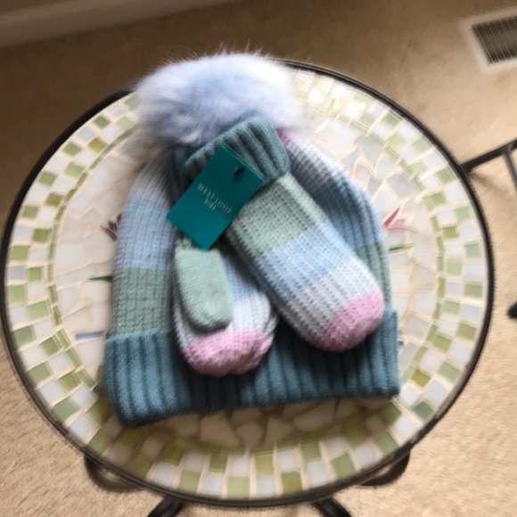 WEST LOOP KIDS HAT & GLOVE SET - Picture 4 of 6